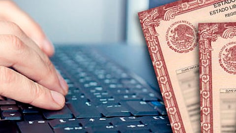 La iniciativa incluye que sea válido el trámite por internet para obtener un acta de nacimiento y que esta se imprima tantas veces como el usuario lo desee (Foto Archivo)