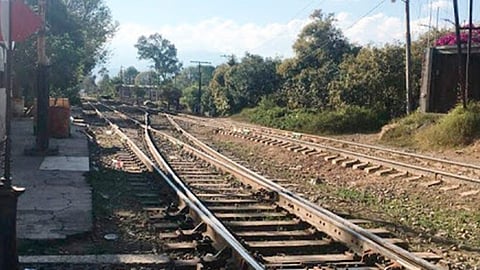 También hay mil 215 vehículos cargados y 434 vehículos pendientes de carga Foto: Cortesía)