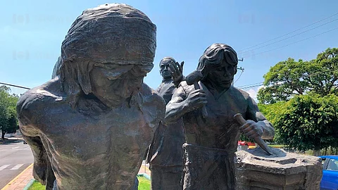 Ante el amago de que el monumento podría ser retirado por indígenas este 12 de octubre, el alcalde, Raúl Morón Orozco, advirtió que podrían hacerse acreedores a sanciones penales (Foto: Cynthia Arroyo)