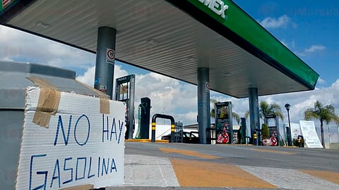 Michoacán: Uruapan, con escasez de gasolina por bloqueos, reportan