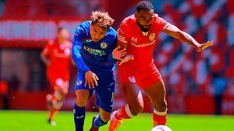 A pesar de la derrota el Cruz Azul se mantiene como sublíder (Foto: TW/ @TolucaFC)