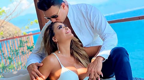 Ninel Conde se queda vestida y alborotada [Video]