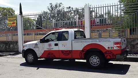 Los bomberos tardaron algunos minutos en apagar las llamas (Foto: RED-113)