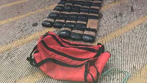 La carga ilícita fue puesta a disposición de las autoridades competentes para la integración de la carpeta de investigación (Foto: RED-113)