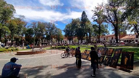 En la Plaza Vasco de Quiroga se pretenden instalar una pantalla gigantes y 250 sillas (Foto: Sayra Casillas)