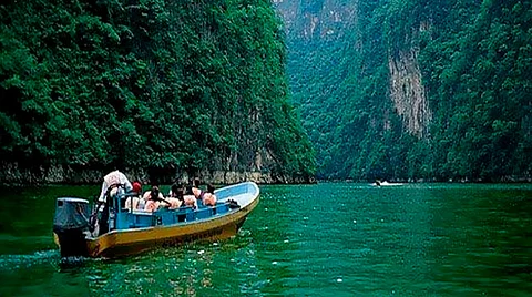 Fue Alex Marín quien por medio de su cuenta de Twitter presumió que el Cañón del Sumidero fue el espacio que usaron para rodar el material tres equis (Foto: Secretaría de Medio Ambiente y Recursos Naturales)