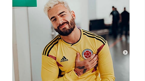 En la alfombra roja de las American Music Awards Maluma posó para las cámaras, y ahí fue donde captaron el error en su vestimenta (Foto Instagram: @maluma)