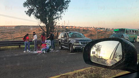 El accidente provocó caos vial en la carretera Morelia-Salamanca (Foto: MiMorelia.com)