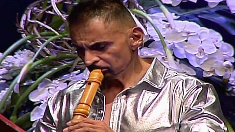 La gran interpretación musical de Horacio Franco sobre el escenario provocó los aplausos de los presentes (Foto: captura)