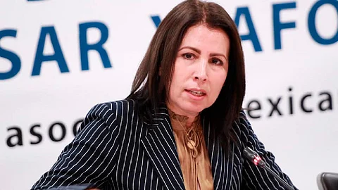 “Ahora sí llegó el momento de entregar oficialmente y ponernos a su disposición para ayudarle en todo lo que necesite", comentó Pimentel (Foto FB: Gricelda Valencia)