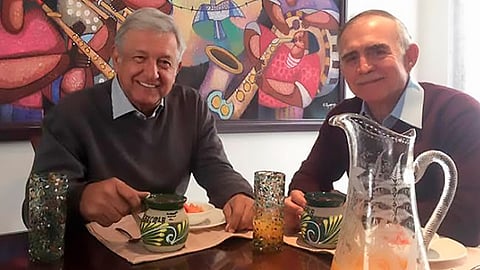 Romo fue el primer empresario en adherirse a la 4T, dijo López Obrador (Foto Twitter: @lopezobrador_)