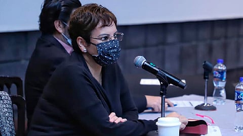 "Lo que sí es importante es que ya estamos atendiendo partos, cirugías y vamos a seguir atendiendo a más personas”, dijo la funcionaria estatal (Foto Facebook: Diana Carpio Ríos)