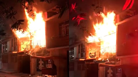 Los vecinos que se dieron cuenta de la quemazón rápidamente solicitaron ayuda (Foto FB: Protección Civil y Bomberos de Morelia)