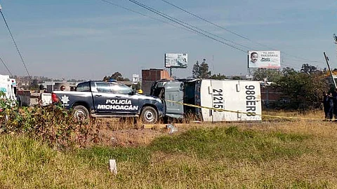 El accidente se registró la mañana de este lunes en la vialidad que conecta hacia la avenida Óscar Chávez (Foto: FB/Ambulancias AMBUMED)