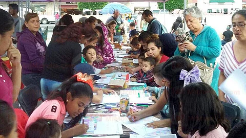 El taller va dirigido al público en general y tiene como objetivo que el participante conozca la técnica básica del estampado, así como su proceso de elaboración (Foto Ilustrativa/Archivo)