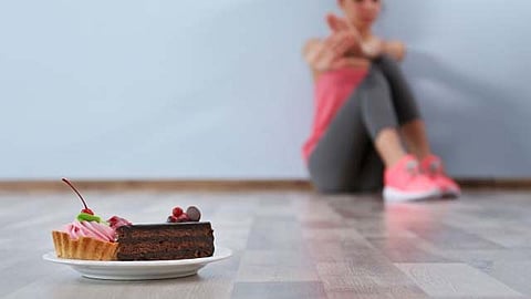 Algunos individuos tienden a comer compulsivamente, lo cual es un problema al alza en México (Foto: quierocuidarme.dkvsalud)
