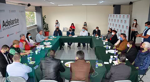 El delegado del CEN, Hugo Contreras, destacó que el PRI se siente orgulloso de estar bien representado en los municipios michoacanos (Foto Cortesía)