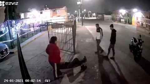 El sujeto armado se encuentra grave en el hospital debido a las heridas (Foto: captura/@Central_CM)