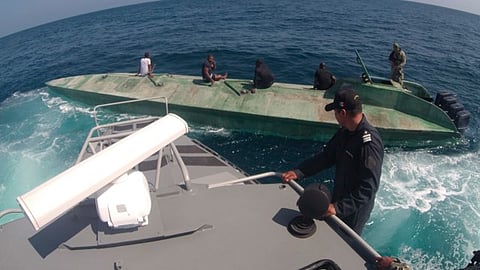 Asegura submarino y detienen a 4 colombianos con cocaína en Oaxaca