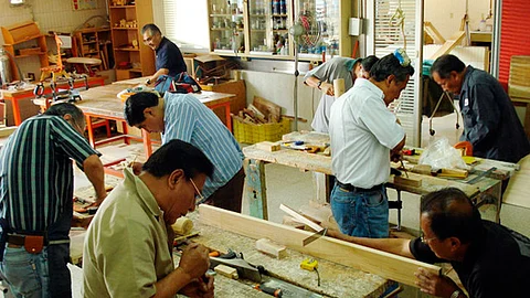 Los requisitos son: tener 46 días naturales de estar desempleado, haber estado registrado al menos durante tres años con una AFORE (Foto Archivo)