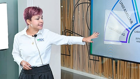 La integrante de la red de Líderes financieros, SOC, Andrea Aceves Alejandre, ofreció la conferencia ¿Cómo acceder a un crédito hipotecario?(Foto Cortesía)