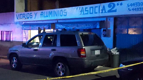 El acontecimiento fue la noche de este jueves en el negocio "Vidrios y Aluminios Asocia2" (Foto: RED-113)