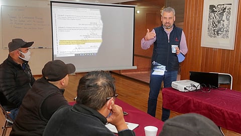 Expuso que el programa federal Sembrando Vida es una buena alternativa para fomentar la producción de materia prima, y dar sustentabilidad a la producción mezcalera (Foto Cortesía)