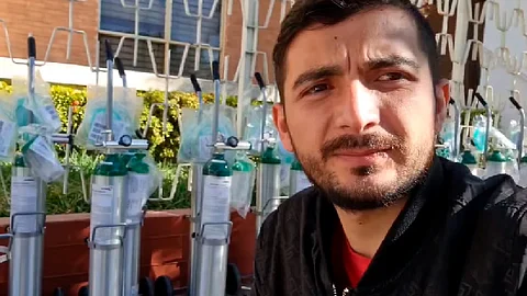 Anteriormente, Scott ya había donado tanques de oxígeno a personas que se contagiaron de Covid-19 (Foto FB: Scott Traveling)
