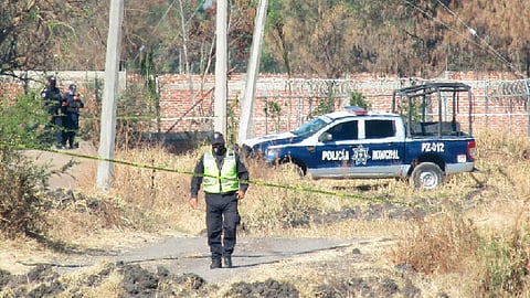 Autoridades recibieron un reporte ciudadano en el cual alertaban sobre una persona tirada en la brecha Del León (Foto: Red 113)