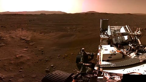 Uno de los objetivos de la misión es buscar signos de vida microbiana antigua (Fotograma: NASA)