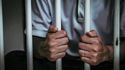 El ahora sentenciado, ingresó en compañía de otra persona cometieron el delito en un establecimiento comercial ubicado en la colonia Centro (Foto: Shutterstock)