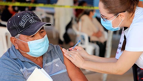 La vacuna es segura y gratuita, por lo que se invita a los michoacanos a no dejarse influenciar por rumores o información falsa (Foto Cortesía)