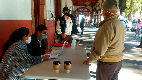 La atención se ofrece el módulo instalado afuera de Palacio Municipal, Portal Hidalgo, en horario de 9 de la mañana a 3 de la tarde (Foto Cortesía)