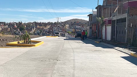 Avanza reencarpetamiento de calle en la colonia Ilustres Novohispanos