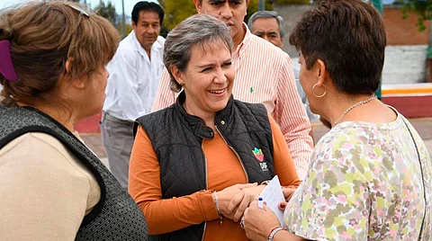 La actual titular del DIF en Michoacán ha tenido también diversas responsabilidades en las tareas parlamentaria (Foto Facebook: Rocío Beamonte)