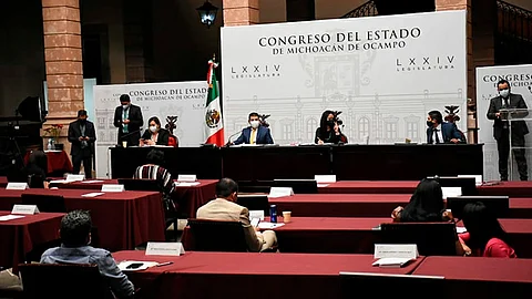 Se deberá priorizar a las alumnas que enfrenten condiciones económicas y sociales que les impidan ejercer su derecho a la educación (Foto: cortesía)