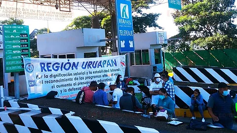 Los profesores se mantendrán en las casetas hasta las 14:00 horas (Foto: RED 113)