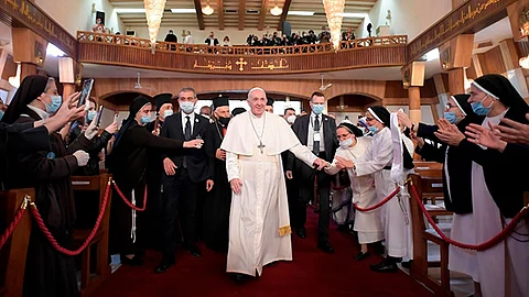 Papa Francisco llega a Irak; es la primer visita de un pontífice al país