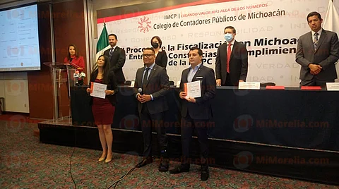 Cumplieron con 55 horas de capacitación al año en las diferentes ramas de la contaduría pública (Foto: Josimar Lara)
