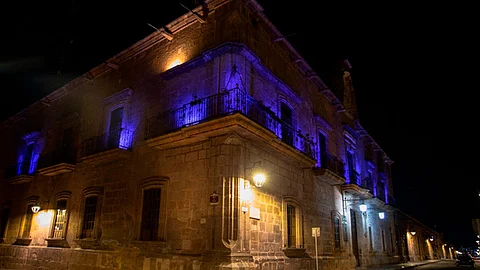 Edificios de Morelia se iluminan de morado por el 8M