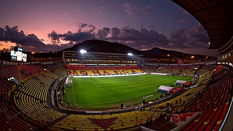 Fue un viernes y ante Querétaro (Foto: @FuerzaMonarca)