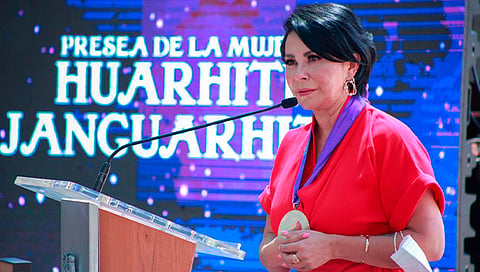 Uruapan: Entregan Presea “Huarhiti Janguarhiti 2021” a Carmen Orejel Aldaco