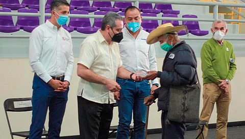 La Jornada de Salud Optométrica y Auditiva se llevó a cabo en el Nuevo Auditorio de la Unidad Deportiva “Hermanos López Rayón” (Foto Cortesía)