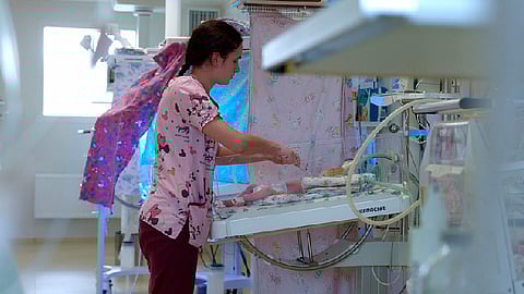 A través de un análisis al cordón umbilical pediatras detectaron los anticuerpos de la bebé (Foto ilustrativa: pixabay)