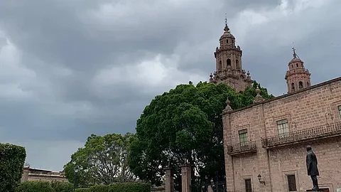 Morelia amanece medio nublada; se espera máxima de 25°C este sábado
