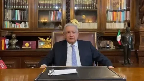 Esta refinería tiene capacidad para procesar 340 mil barriles diarios (Fotograma: lopezobrador_)
