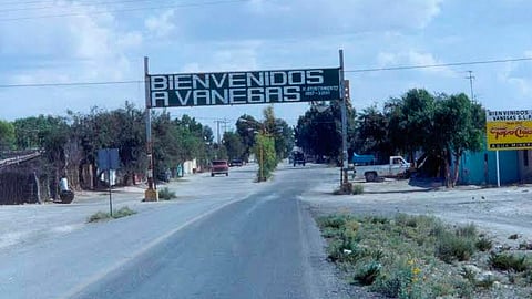 Los cuerpos fueron hallados en la carretera Venegas-San Tiburcio (Foto TW: @marcosaariel)