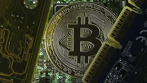 El bitcoin es una moneda digital, que fue creada en 2009 y es utilizada bajo transacciones sin intermediarios, es decir que funciona de manera descentralizada (Foto: Cortesía)