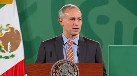 López-Gatell estuvo en la conferencia de AMLO, en la que dijo que “no existe evidencia científica que sugiera que es imprescindible la vacunación a menores (Foto: Captura de pantalla)