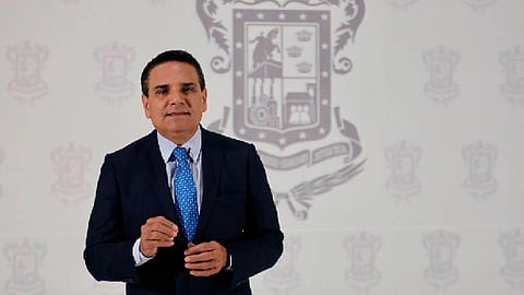 El gobernador comentó que conforme avanza el año empieza la presión y se hacen ajustes para que el déficit por 13 mil 500 millones de pesos se reduzca lo posible (Foto FB: Silvano Aureoles Conejo)